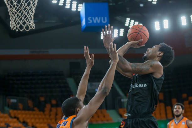 裁判判罚热 裁判判罚热