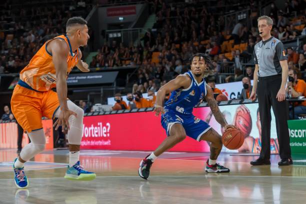 波的反攻 波的反攻